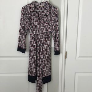 Patterned Long-Sleeve Shift Dress w/ Tie